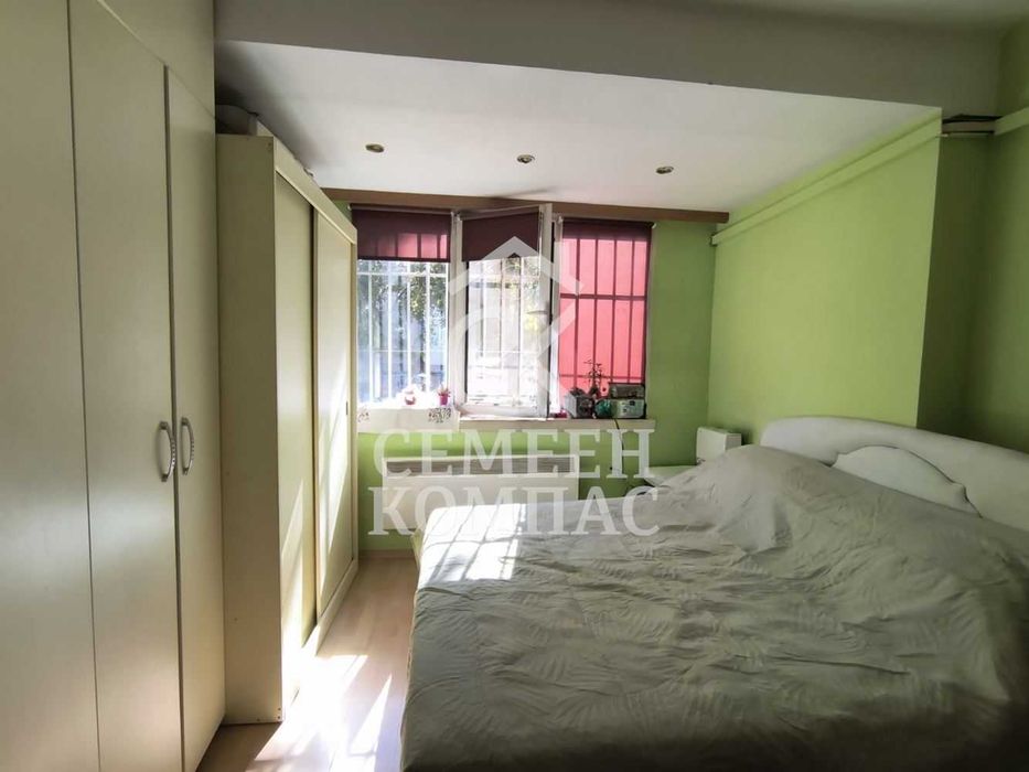 Тристаен апартамент в Кючук Париж