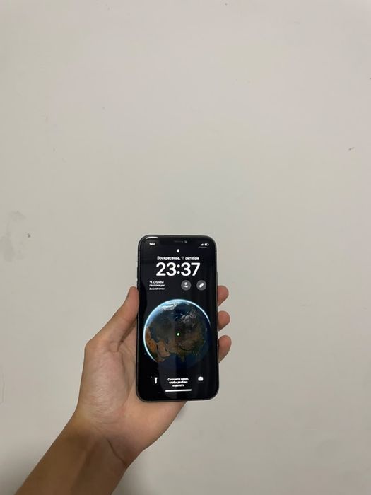 Продам iPhone 11 64GB
