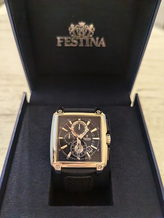 Часовник Festina