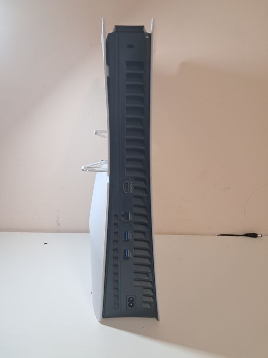 Vând PS5 slim cu disc