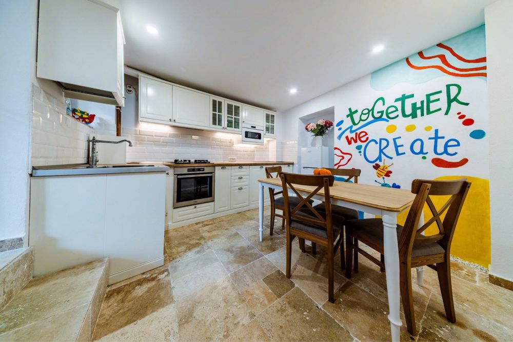 Direct Proprietar - Spatiu de închiriat 3 camere | 1 baie | 1 bucătărie  | Mini Terasă cu vedere Tâmpa | Panouri solare | Centrul Istoric Brașov