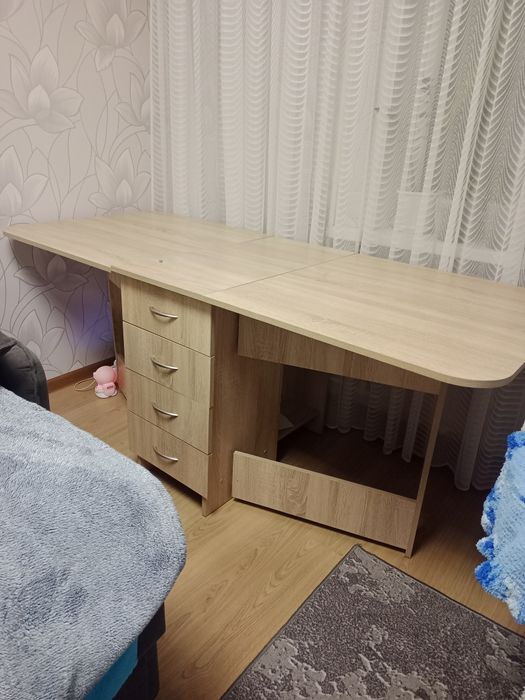 Продам раздвижной стол фирмы,, Калинка".