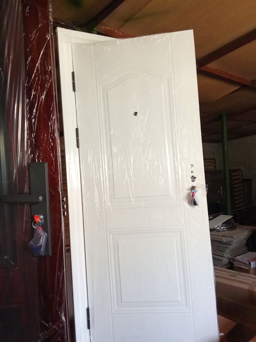 Метални врати .нови  205/90 на склад 140 евро ,възможностза доставка