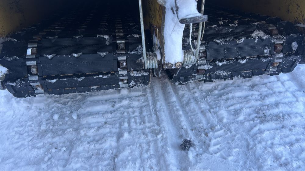 Снегоход Буран на ходу