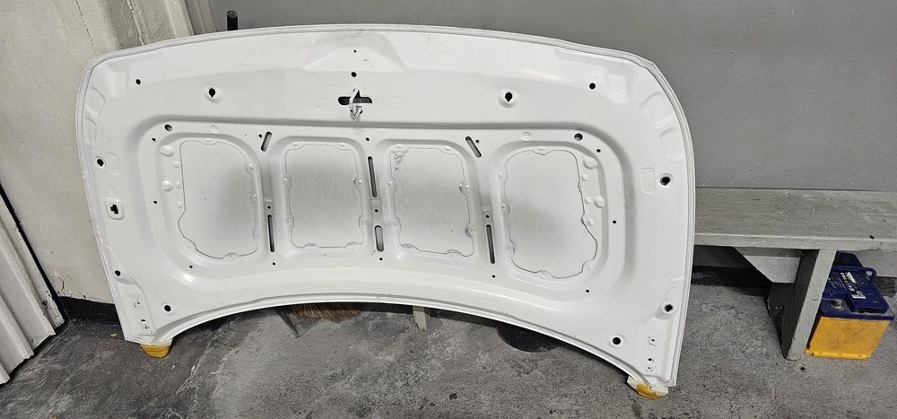 Продам 2 капота Hyundai accent 2023