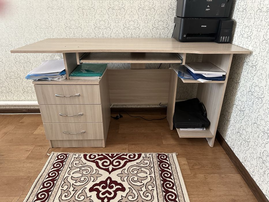 Компьютерный стол