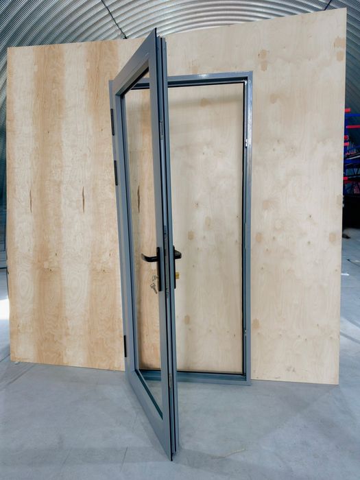 Окна, двери, перегородки.