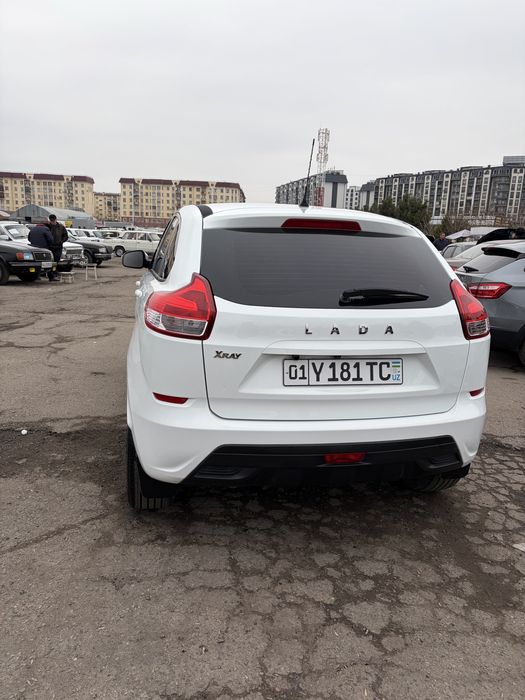 продам Лада xray 2017 года 88000 тыс пробег.