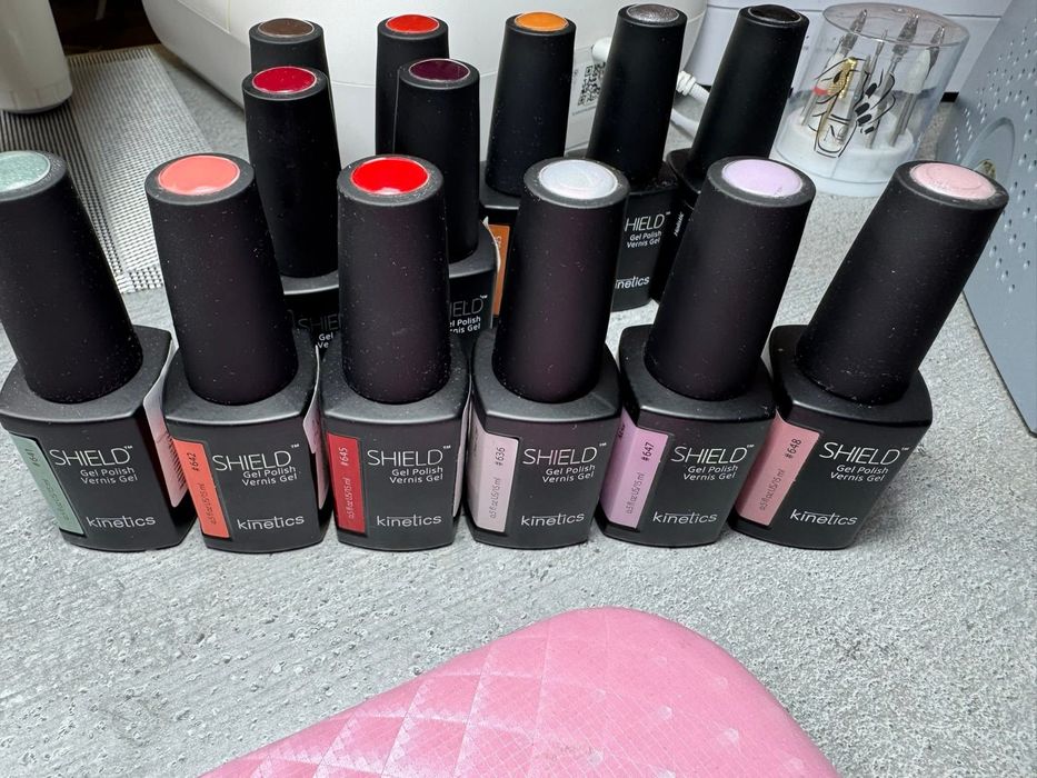 Продавам всичко необходимо за маникюр/изграждане.