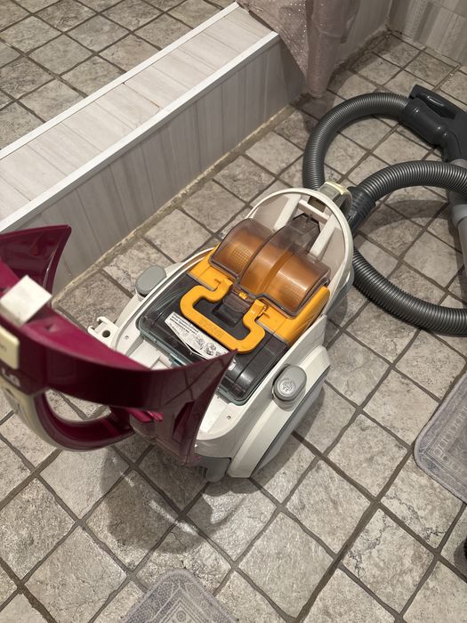 Продам Пылесос LG