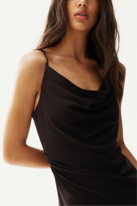 Къса и елегантна рокля H&M