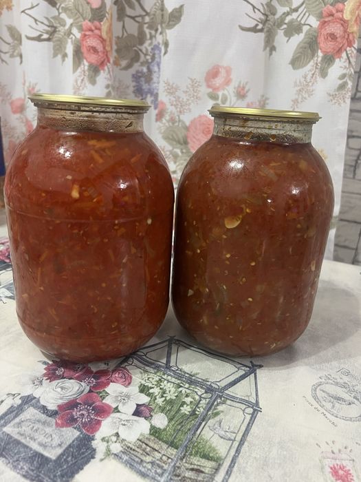 Соленые огурцы, лечо, икра