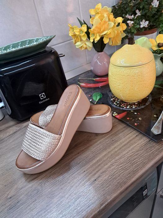 Papuci Inuovo din piele mas 38