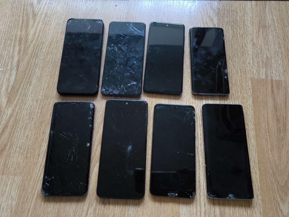 Telefoane pt piese sau reparație !!Sunt 8 bucăți se vând doar toate !