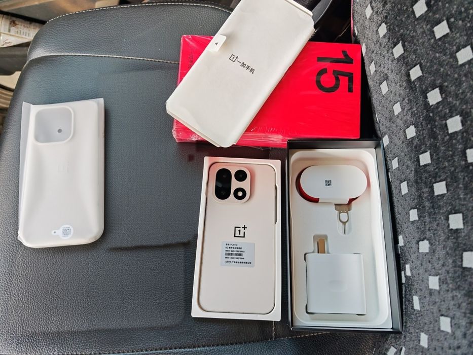 Oneplus 15/12-256/, нов, комплект.
