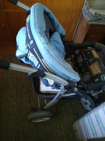 Продавам зимна количка за дете