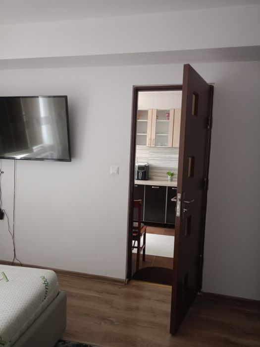 Proprietar,închiriez ap.cu 2 camere