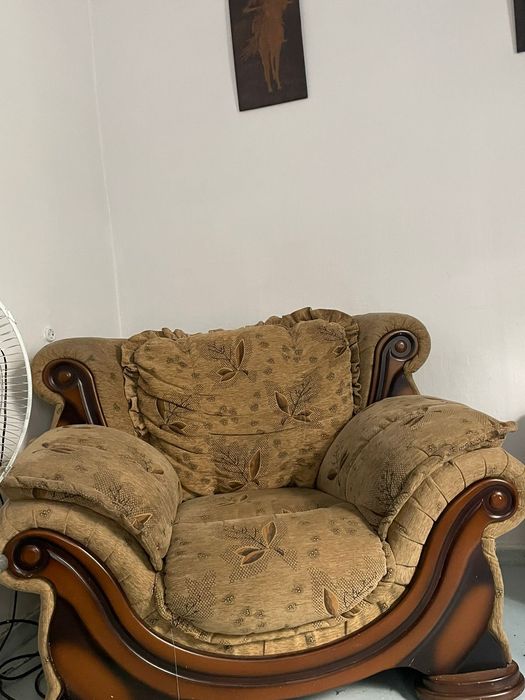 Диван и два кресла