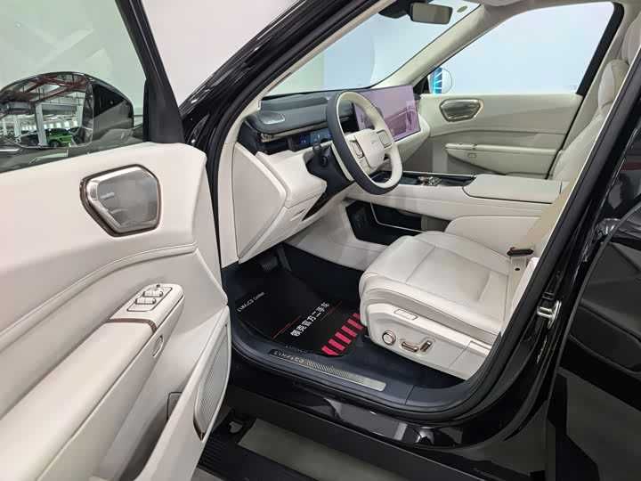 Lynk & Co 900  2.0T Explorer Edition