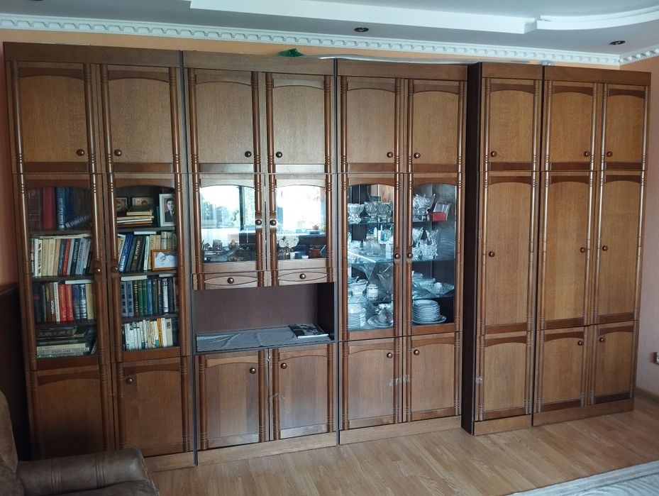 Продам Комплект Мебели