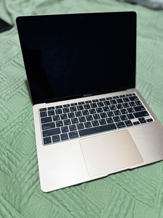 Продам Макбук Новый