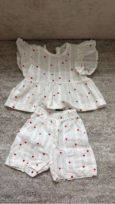 Продам детские костюмчики