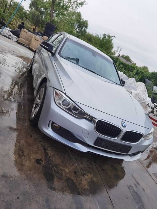 Dezmembrez bmw seria 3 f30/bmw 320 f30/baa fata f30/far xenon f30