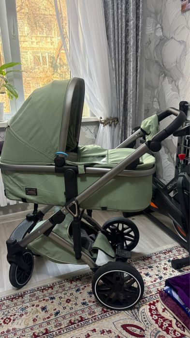 Детская коляска фирмы KIDILO