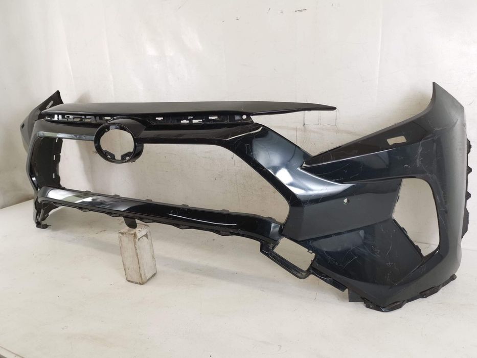 Предна броня Тойота РАВ4 / Toyota RAV4 Оригинална, в добро състояние