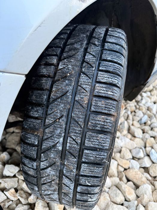 Продава се на части