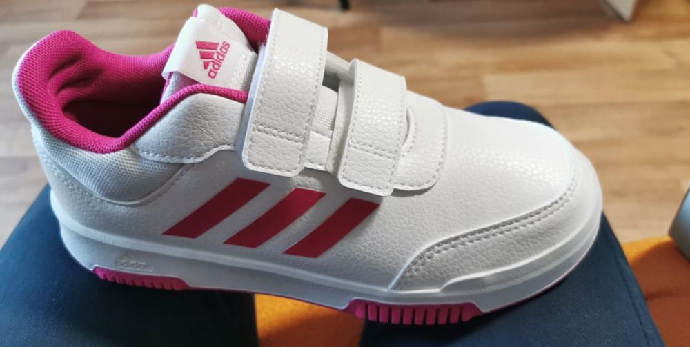 Нови маратонки adidas 36 ,5