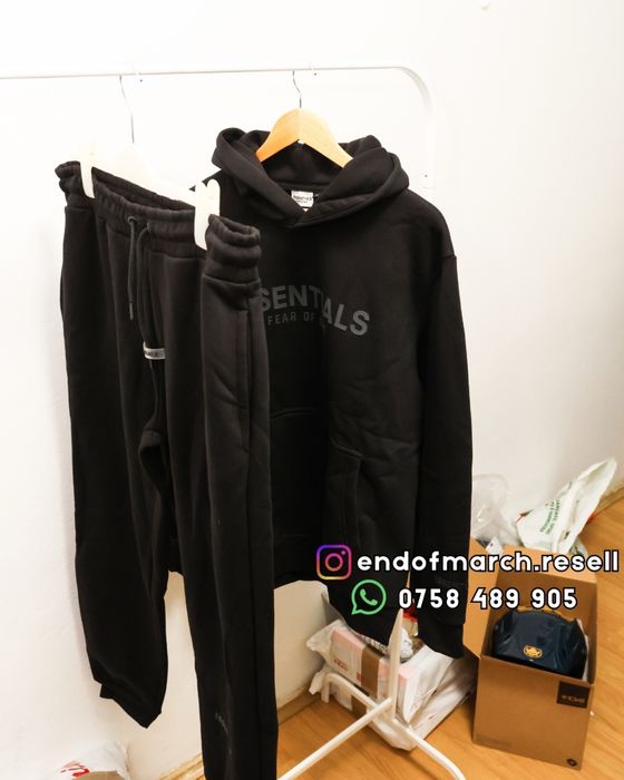 Compleu Essentials Negru