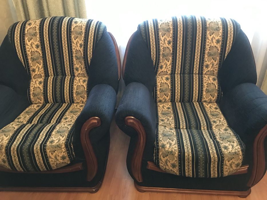 Продам диван и два кресла