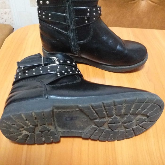 продам ботинки для девочки,размер 34, б/у,цена 4000тенге