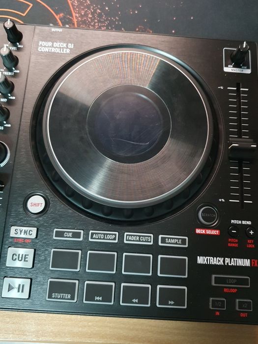 Consola DJ - Numark Mixtrack Platinum FX