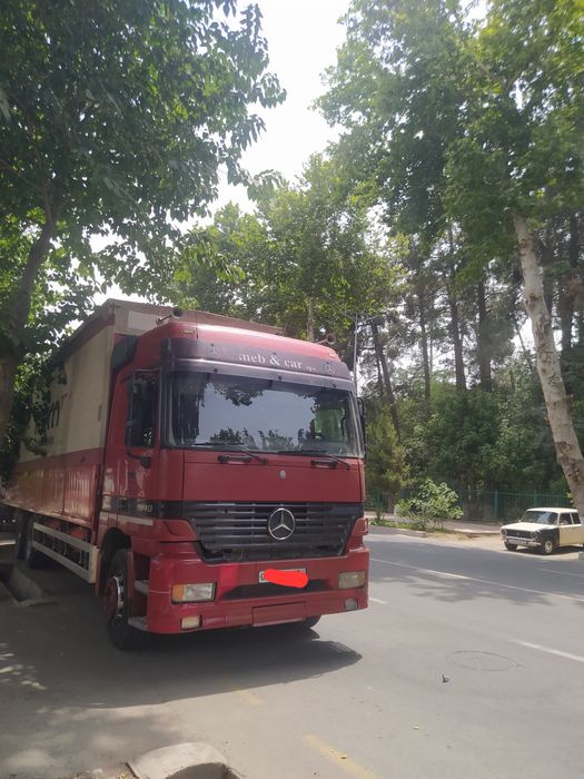 Mersedes Actros paravoz