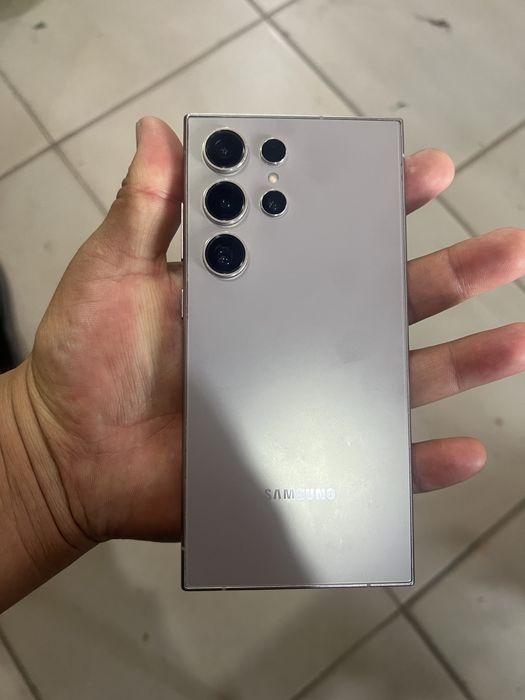 Samaung s 24ultira