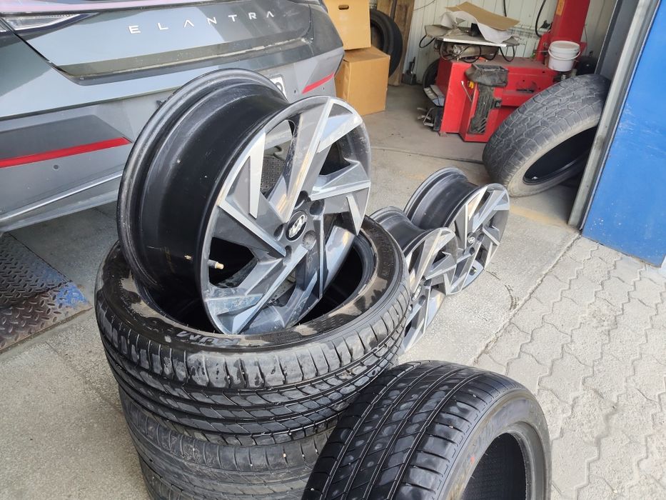 Продам шины 225/45 R17