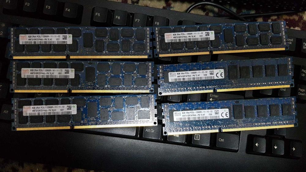 Memorie Ram Server Ddr3 ECC REG 8 GB SK HYNIX 12800R M393B1K70QB0-YH9 HMT41GR7AFR4A HMT31GR7CFR4A SAMSUNG 10600R M393B1K70QB0-YH9