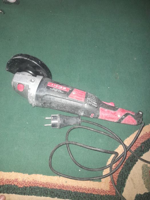 Болгарка красный