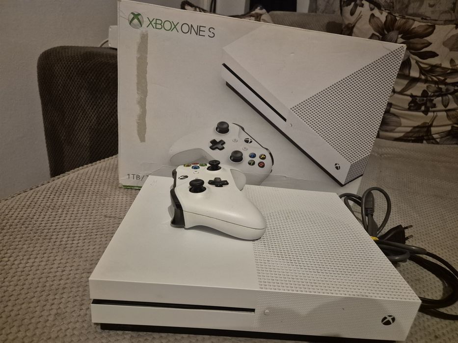 XBOX one S, complet 1Tb în cutia originală