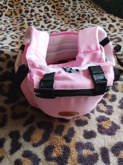 Продам кенгуру почти новый