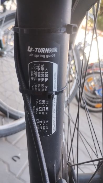 Furca bicicleta pe aer blocabila , reglabila rock Shok by sram