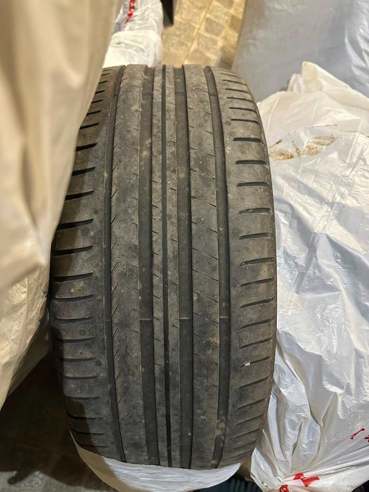 Продавам гуми 225/45 R17 летни и всесезонни