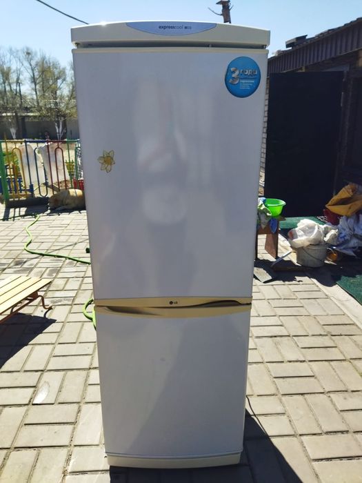 Продам холодильник