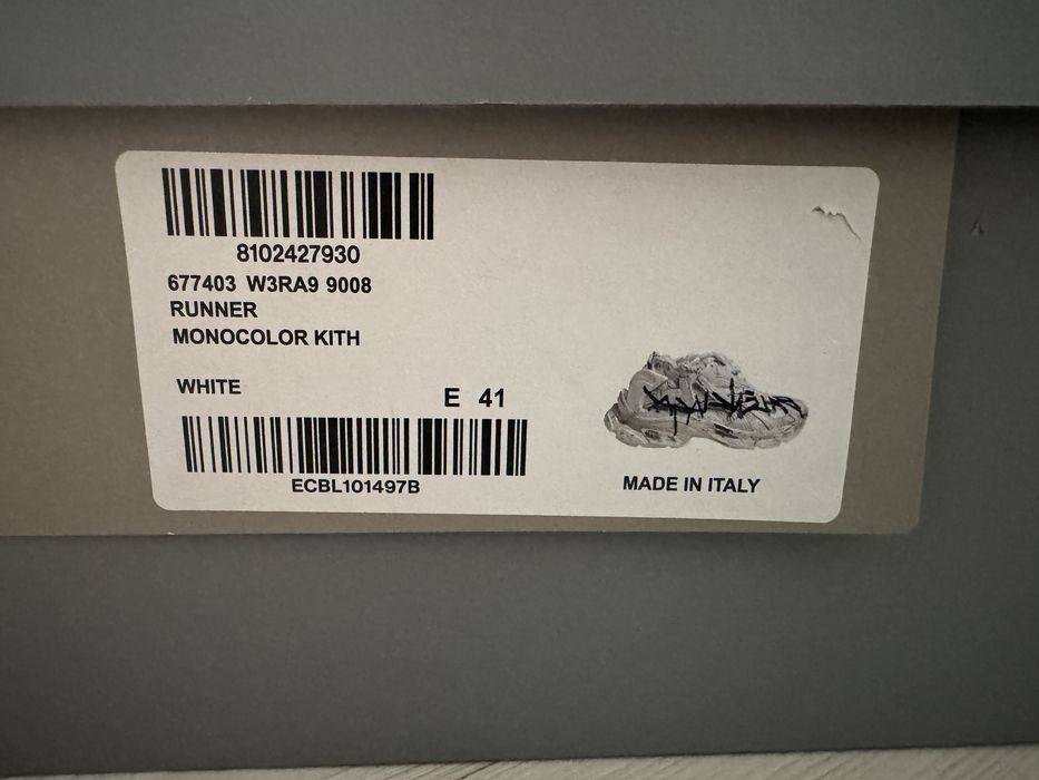Продам обувь “balenciaga white runner graffiti”