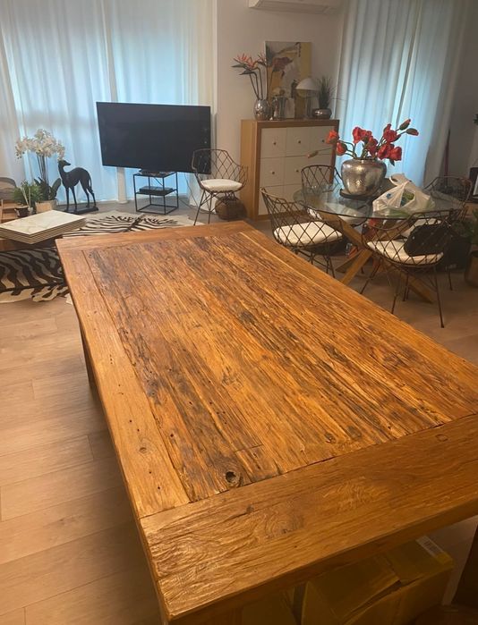 Масивна маса за хранене