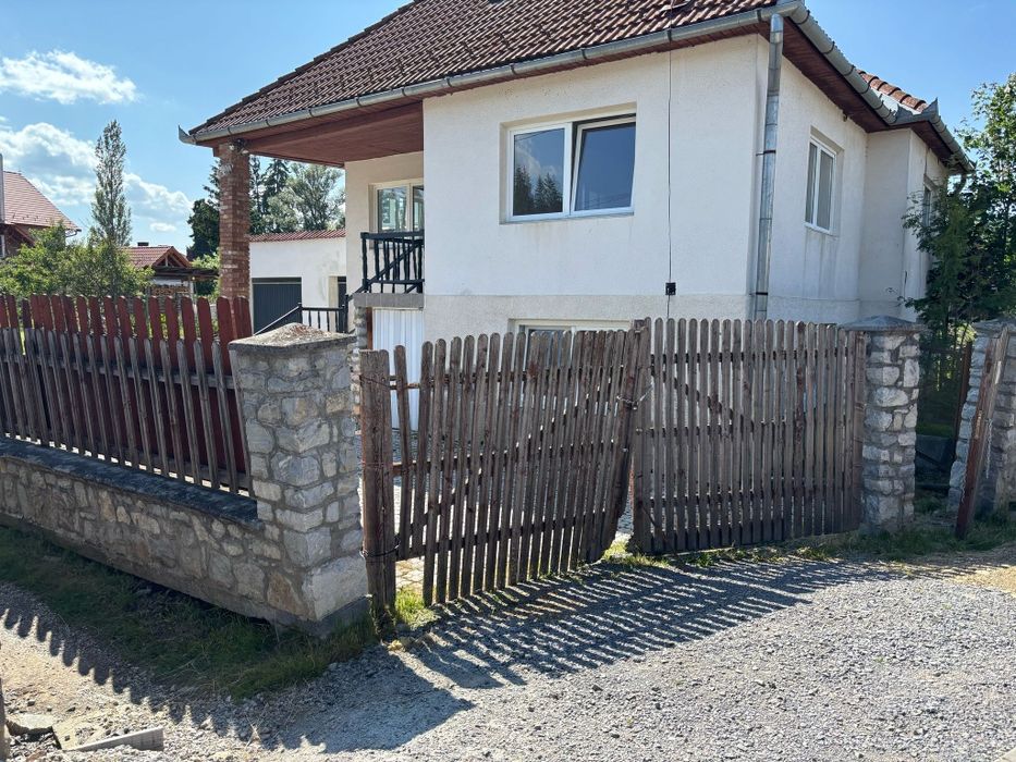 Se vinde casă Izvorul Mureș