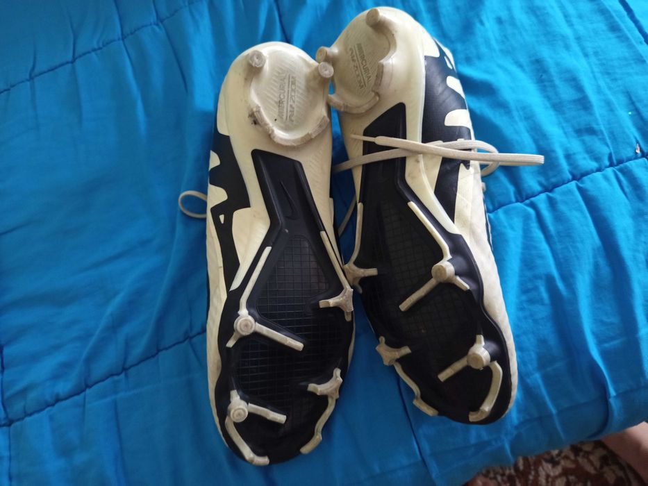 бутонки найк нови