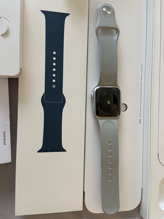 Часовник apple Iwatch SE кутия зарядно касова бележка